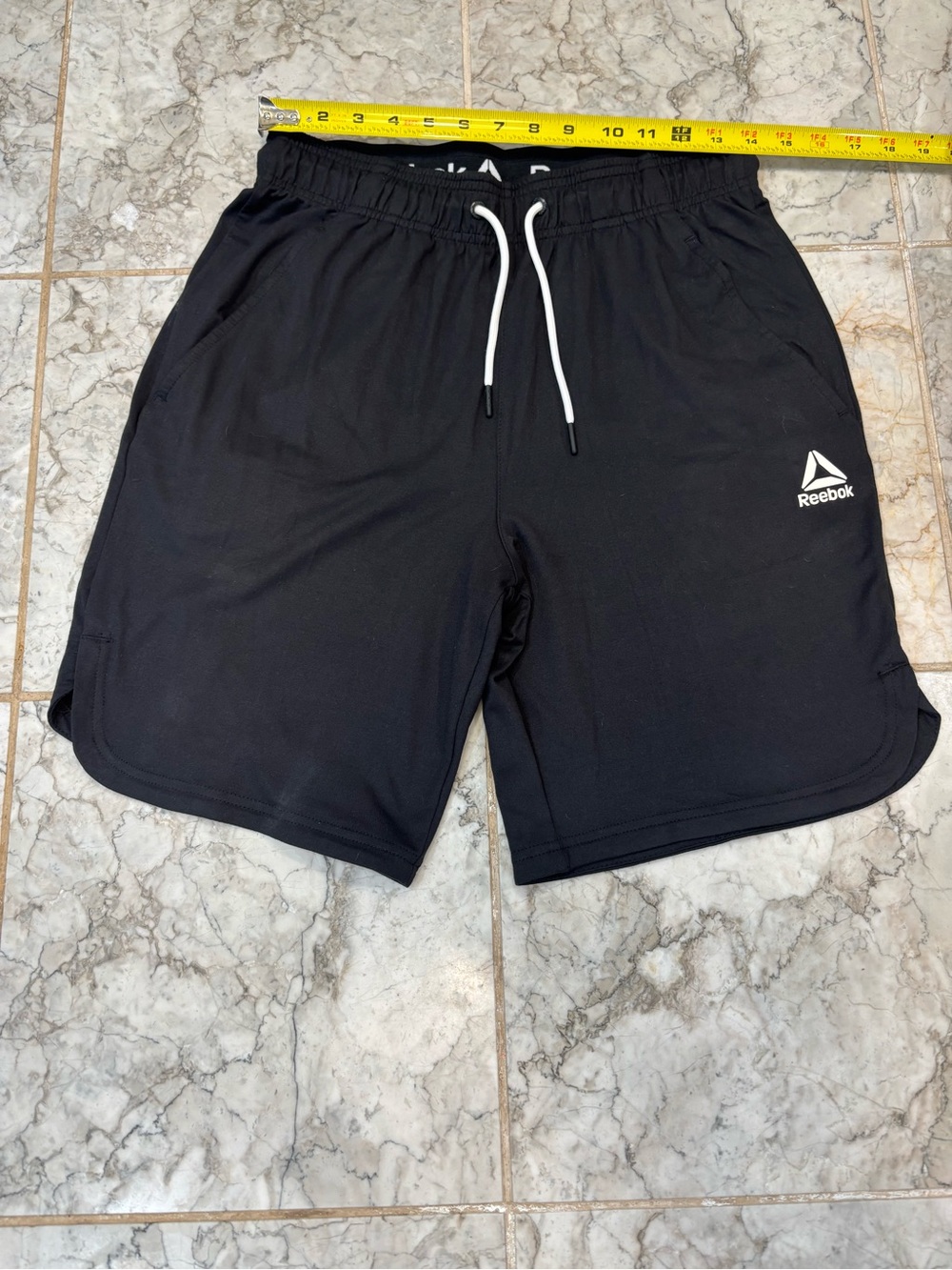 Reebok Men's Black Athletic Shorts Size S/P 9 Inch Inseam Drawstring Waist